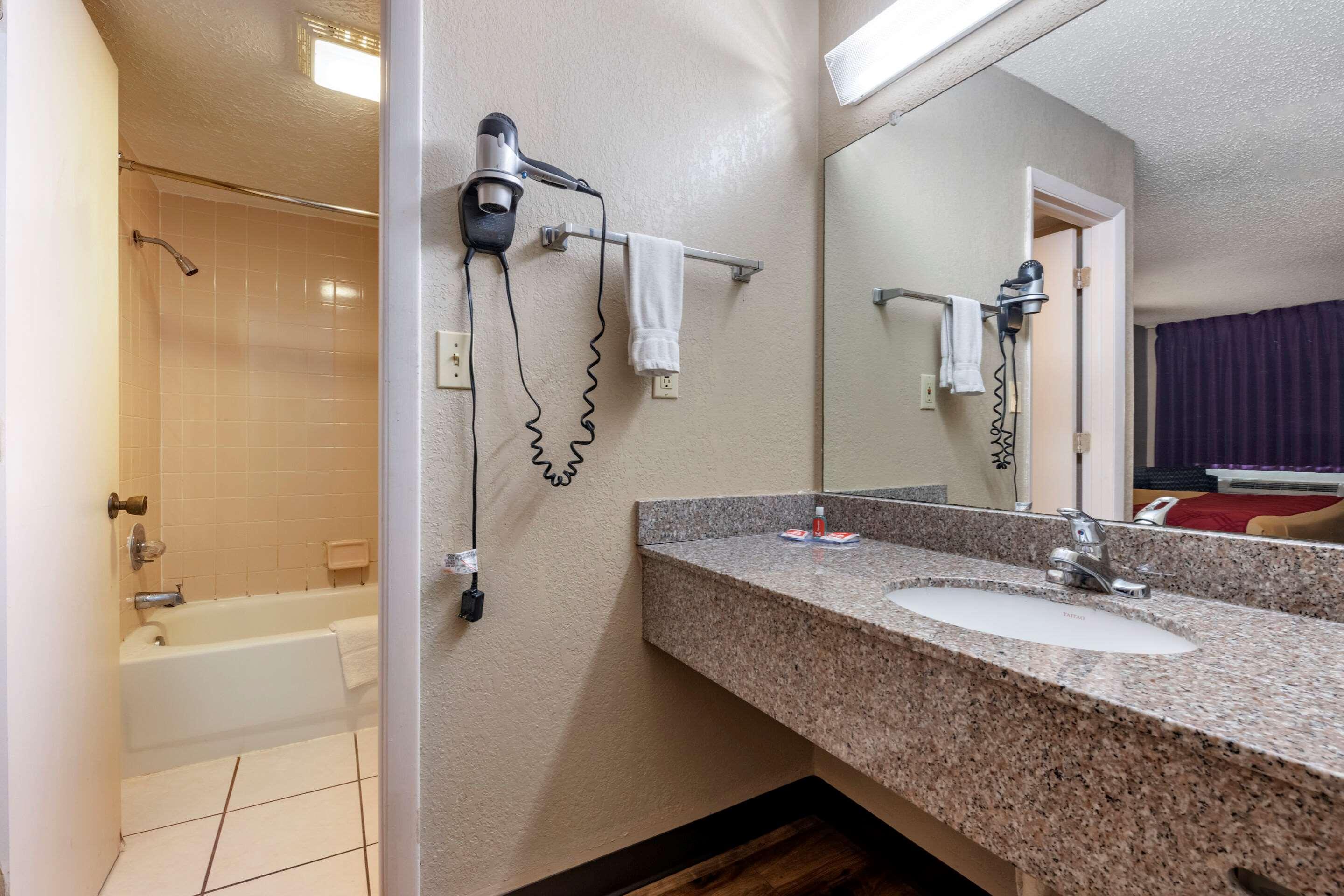 Econo Lodge Sebring Эйвон-Парк Экстерьер фото