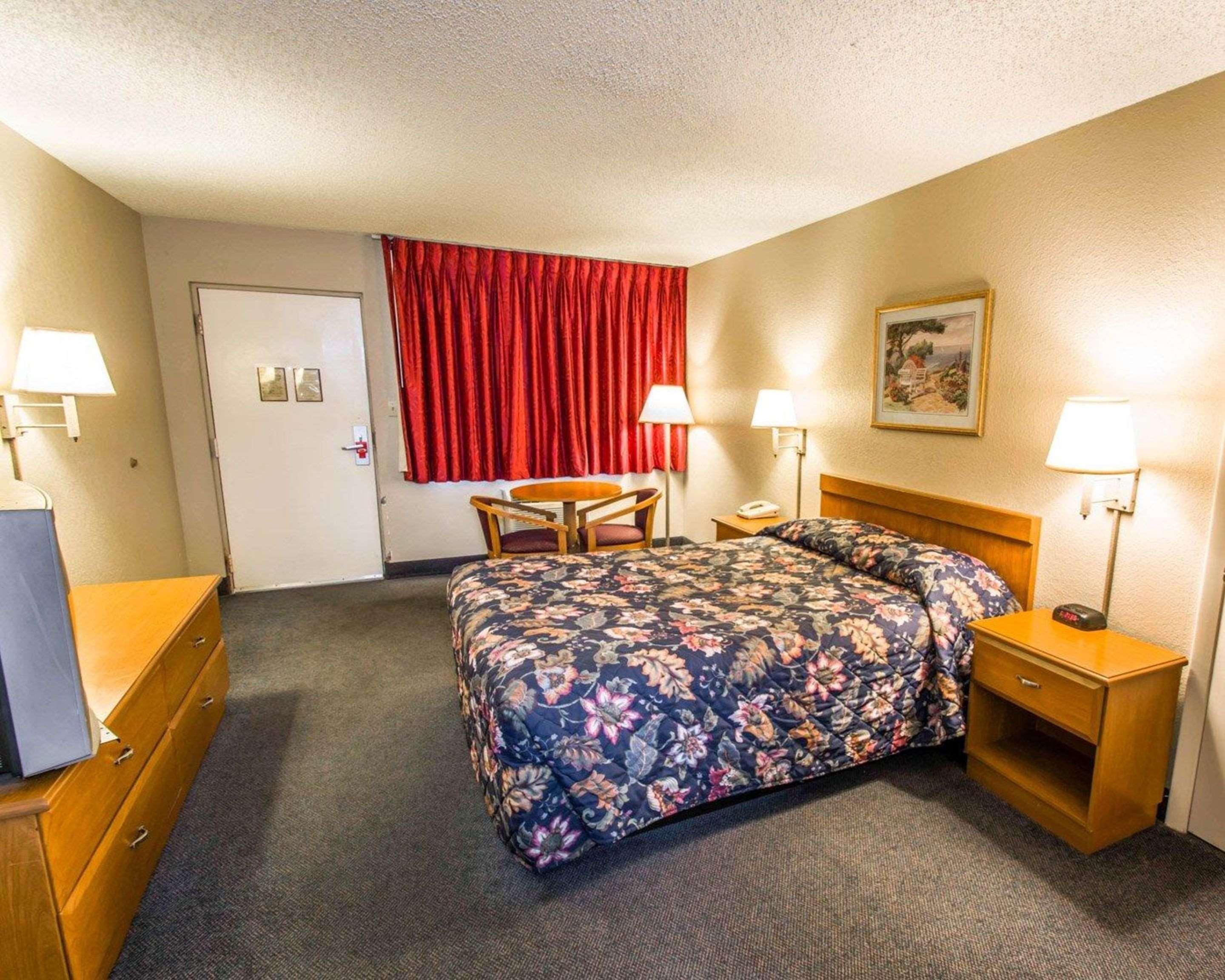 Econo Lodge Sebring Эйвон-Парк Экстерьер фото