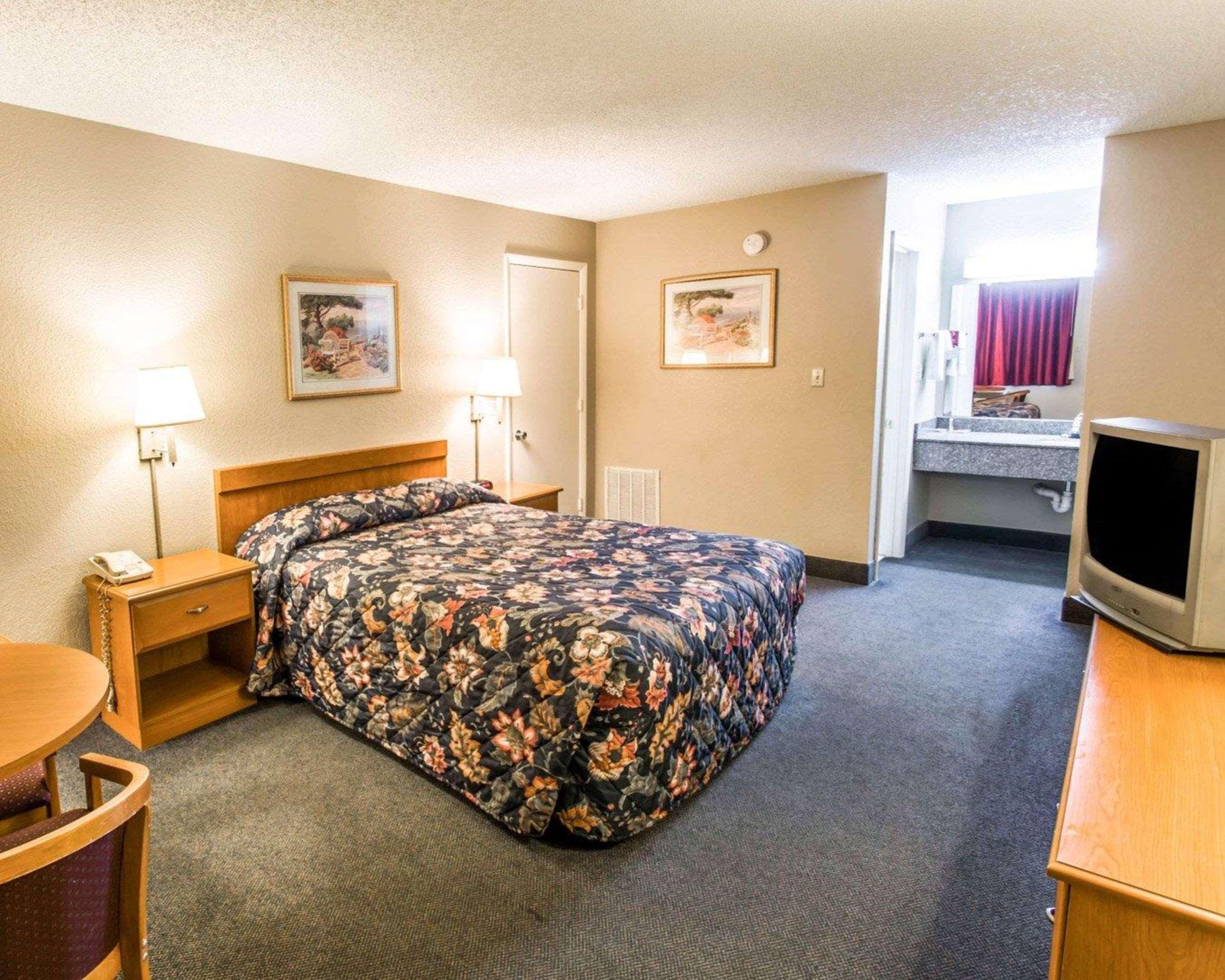 Econo Lodge Sebring Эйвон-Парк Экстерьер фото
