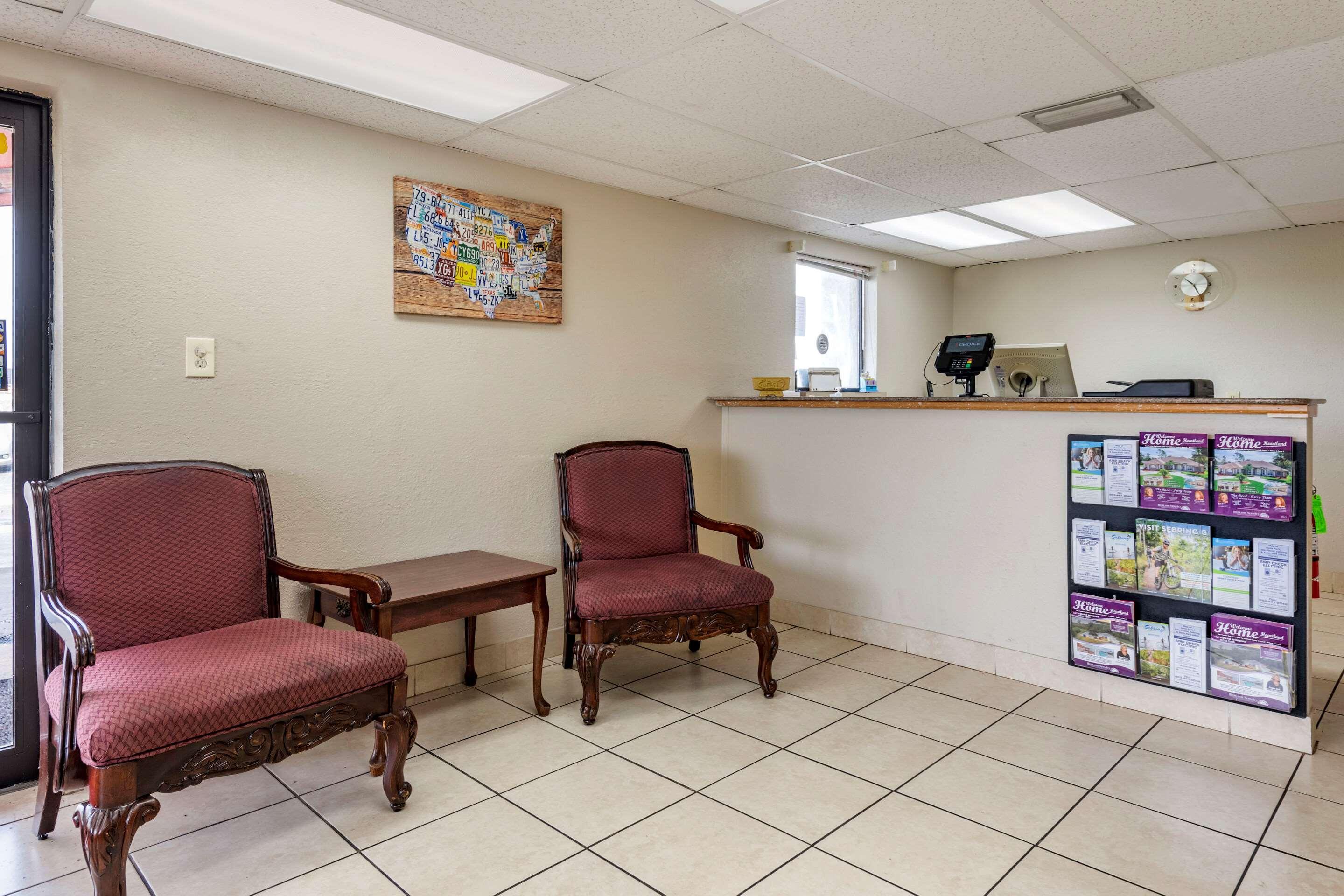 Econo Lodge Sebring Эйвон-Парк Экстерьер фото