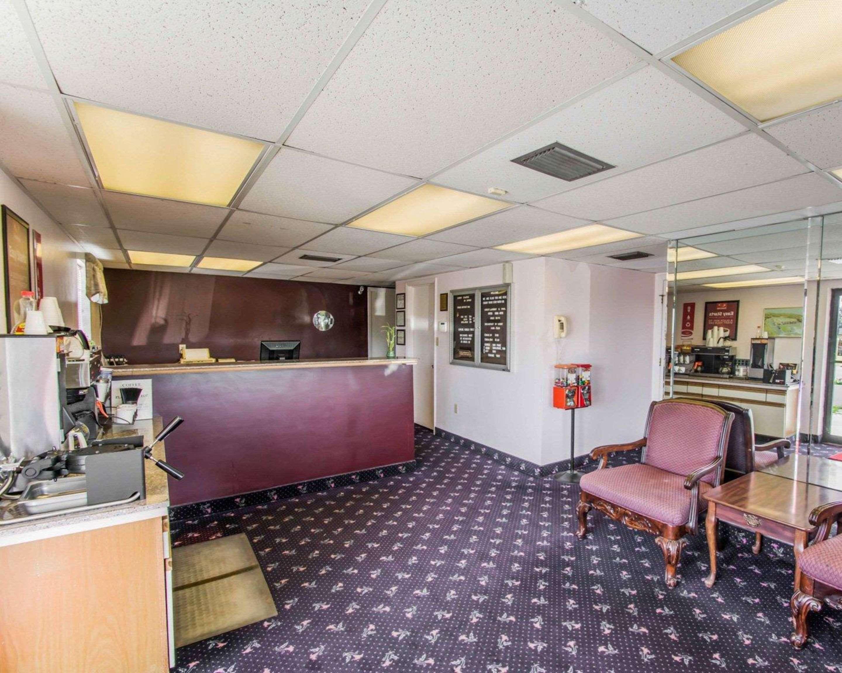Econo Lodge Sebring Эйвон-Парк Экстерьер фото