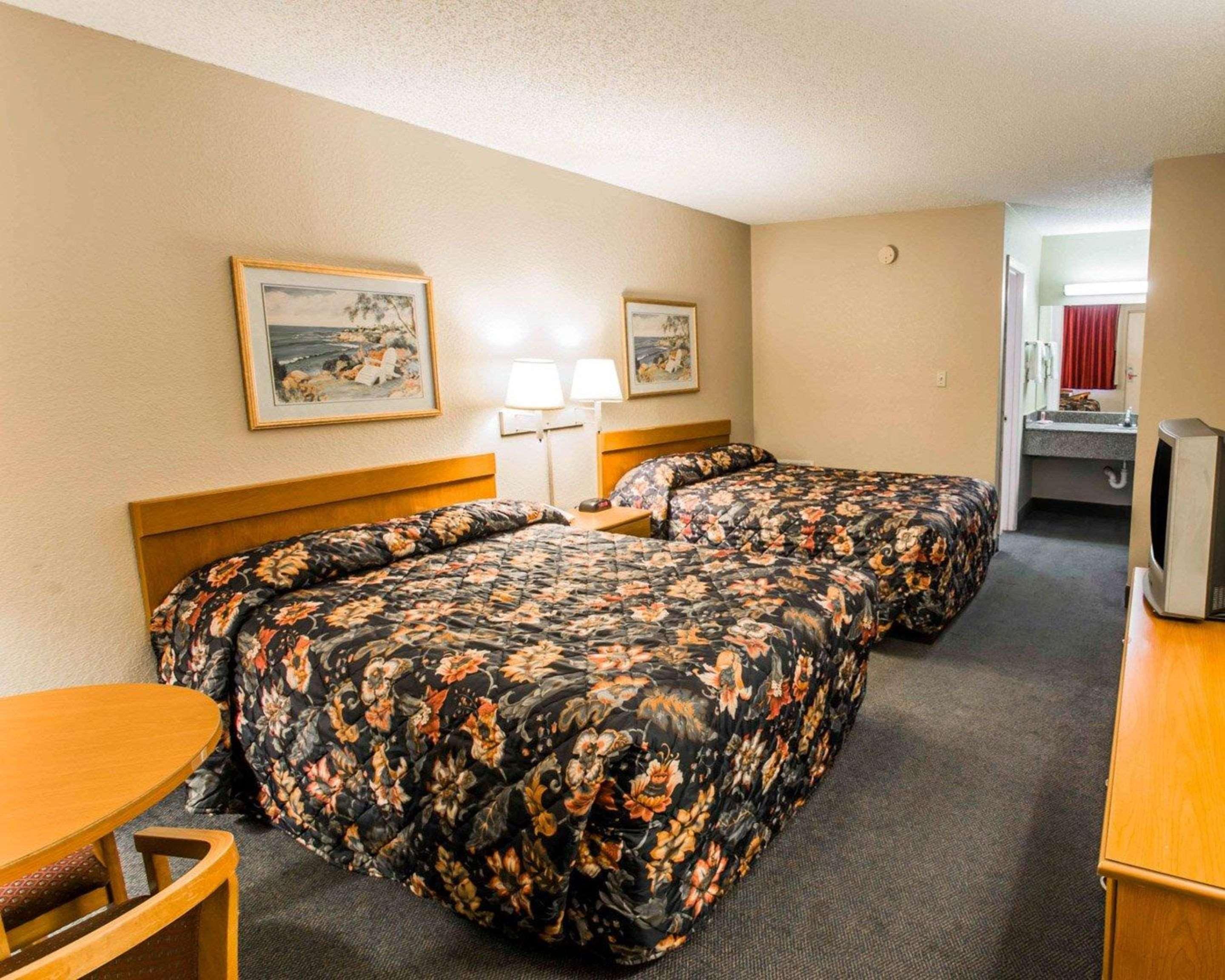 Econo Lodge Sebring Эйвон-Парк Экстерьер фото